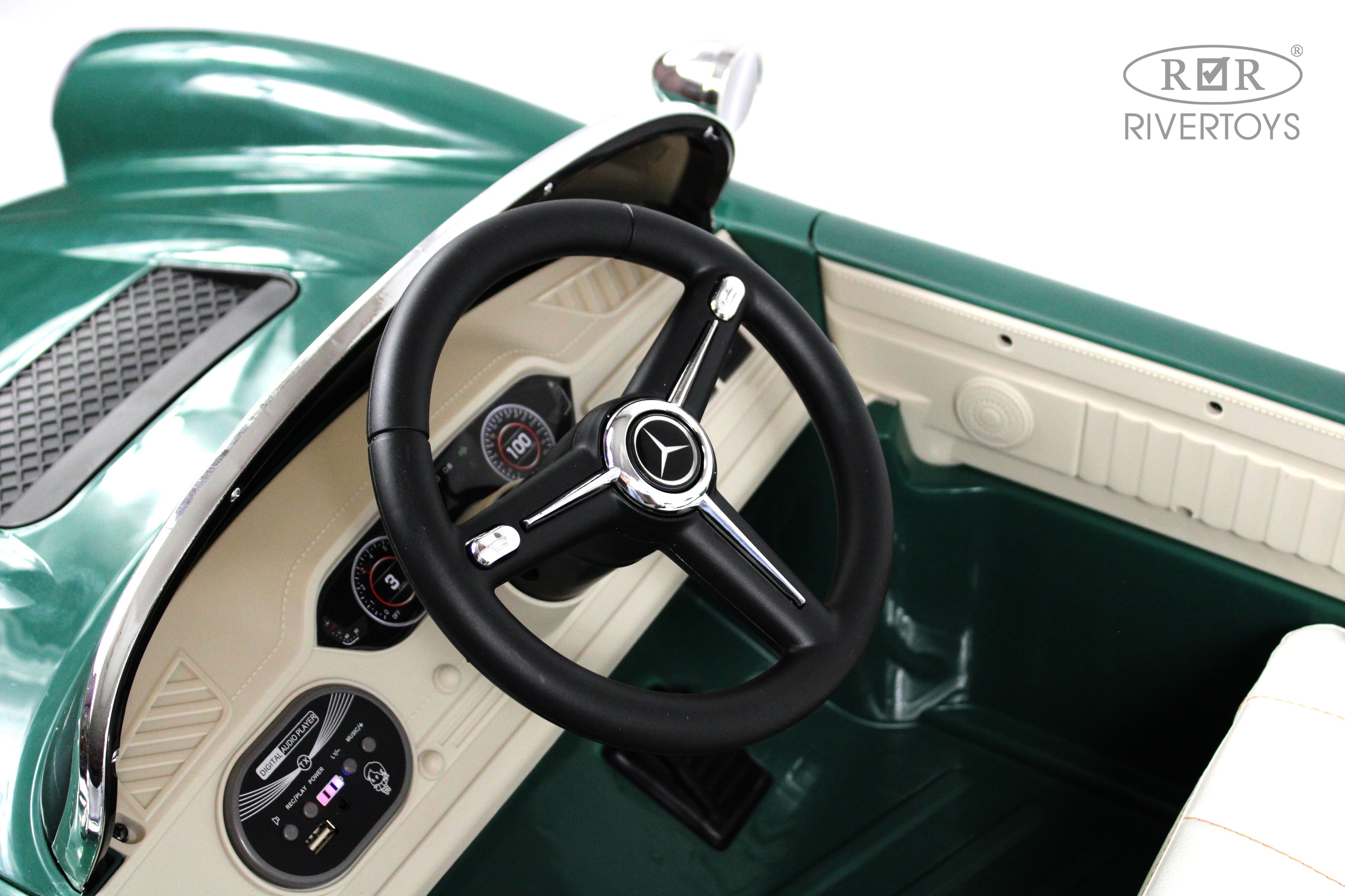 Купить Детский электромобиль RIVERTOYS Mercedes-Benz C555MC